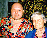 Юрий Дружков и его мама (1999)